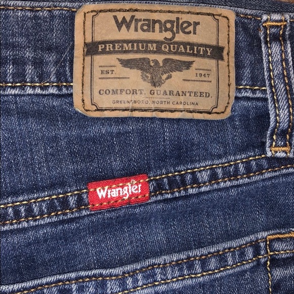 🥳Wrangler jeans! 28x30 - Picture 3 of 4